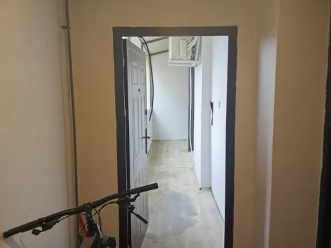 Rent, three bedroom apartment, 58m², Kalenić Pijaca, Vračar Sve Podlokacije - image 8