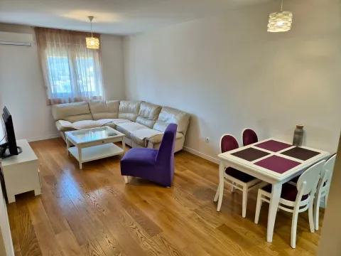 Izdavanje, jednosoban stan, 48m², Centar, Bar - image 2
