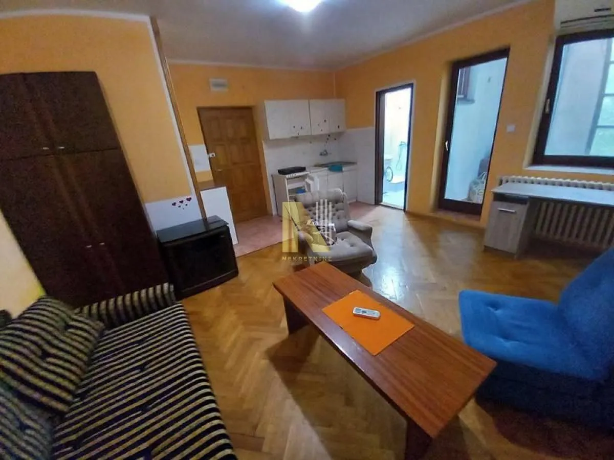 Prodaja, garsonjera, 24m², Bulevar Oslobodjenja, Novi Sad Sve Podlokacije