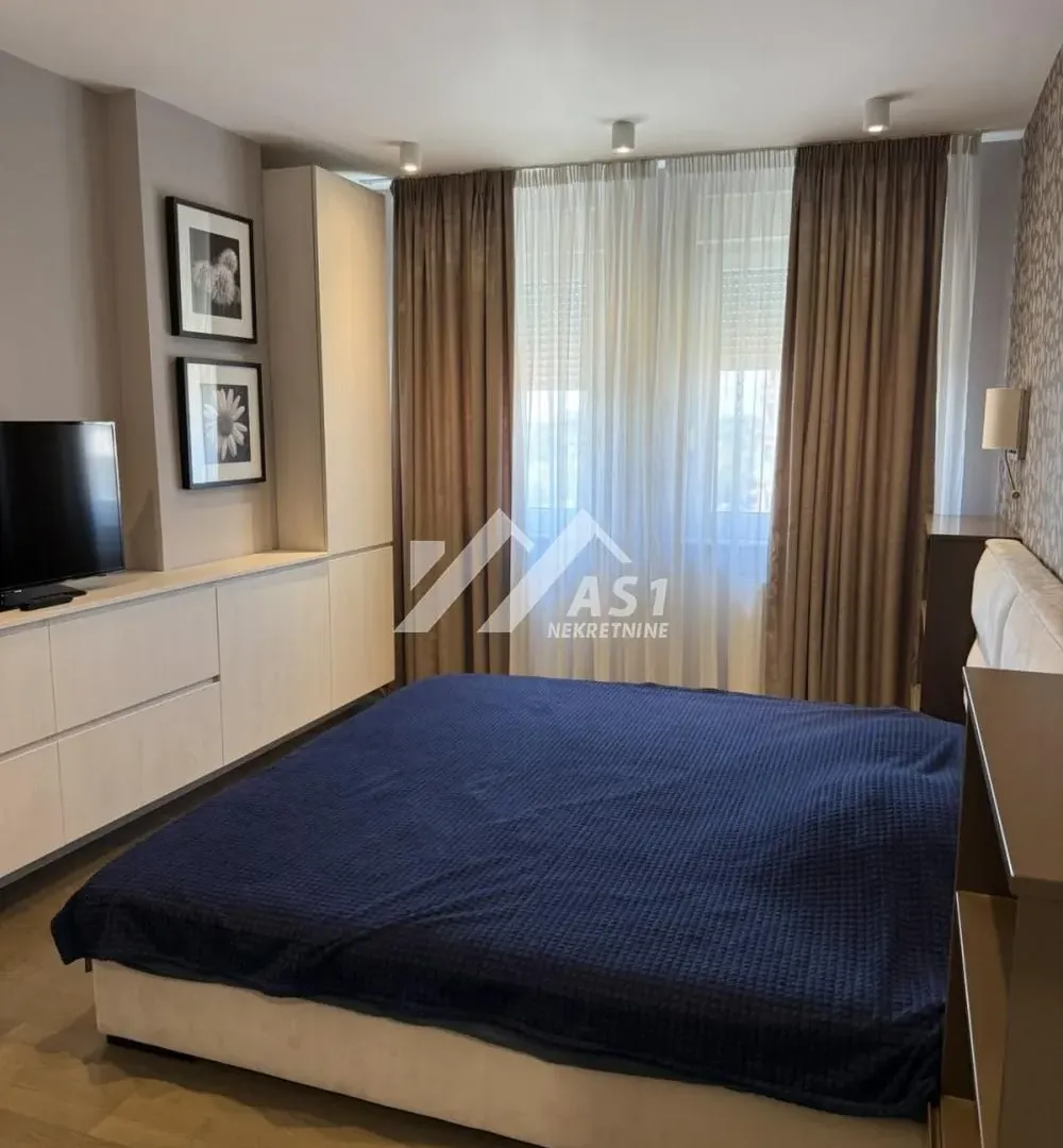 Izdavanje, četvorosoban stan, 113m², Nova Detelinara, Novi Sad Sve Podlokacije