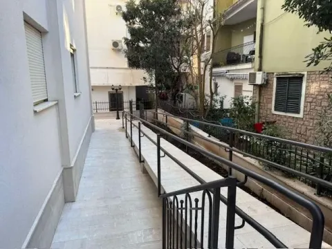 Izdavanje, jednosoban stan, 42m², Centar, Budva - image 8