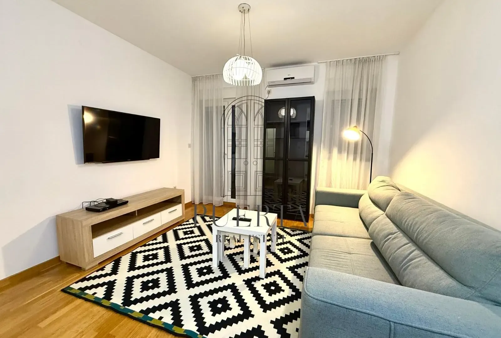 Prodaja, jednosoban stan, 43m², Stari Aerodrom, Podgorica