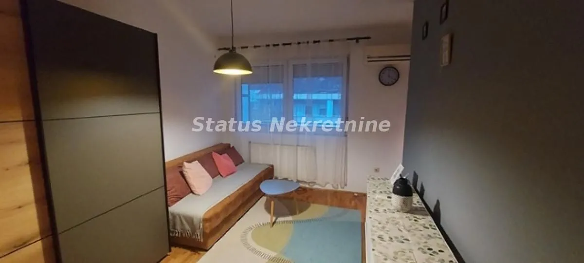 Izdavanje, garsonjera, 28m², Grbavica, Novi Sad Sve Podlokacije