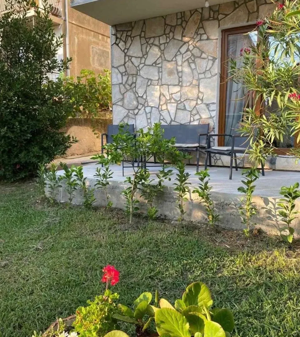 Rent, two bedroom apartment, 71m², Tivat, Crna Gora