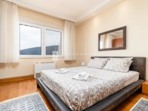 Izdavanje, jednosoban stan, 92m², Centar, Herceg Novi - image 8