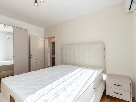 Rent, two bedroom apartment, 64m², Bečići, Budva - image 14