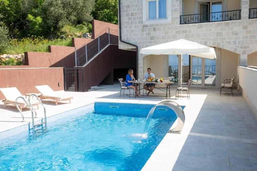 Rent, house, 150m², Reževići, Budva