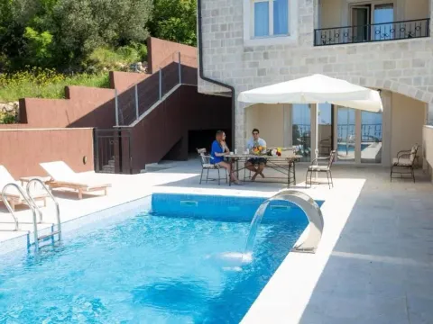 Rent, house, 150m², Reževići, Budva - image 2