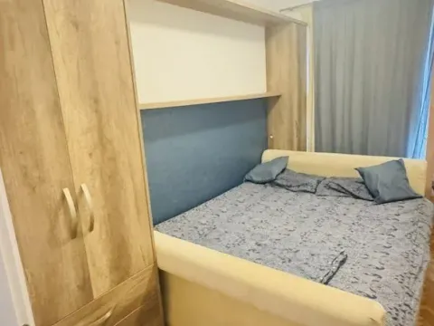 Rent, one bedroom apartment, 130m², Stari grad, Novi Sad - image 9