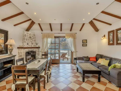 Sale, two bedroom apartment, 92m², Kostanjica, Kotor - image 5