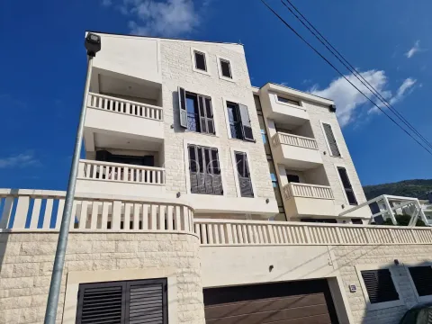 Izdavanje, stan, 52m², Tivat, Crna Gora - image 4