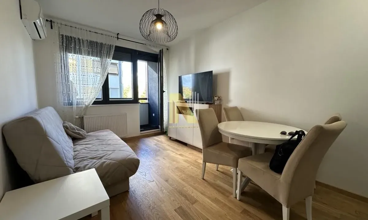 Izdavanje, garsonjera, 23m², Petrovaradin, Novi Sad