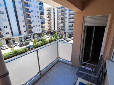 Prodaja, dvosoban stan, 72m², City Kvart, Podgorica - image 9