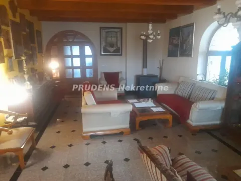 Prodaja, kuća, 190m², Surčin, Beograd