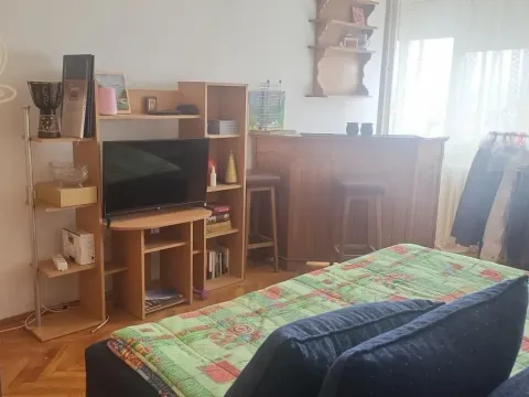 Prodaja, trosoban stan, 75m², Medijana, Niš - image 12