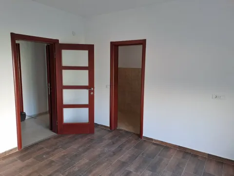 Sale, house, 300m², Bar, Crna Gora - image 4