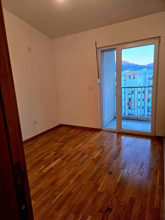 Prodaja, dvosoban stan, 72m², Stari Aerodrom, Podgorica