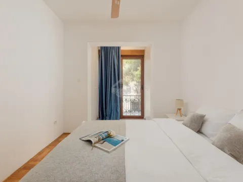 Sale, one bedroom apartment, 50m², Dobrota, Kotor - image 11