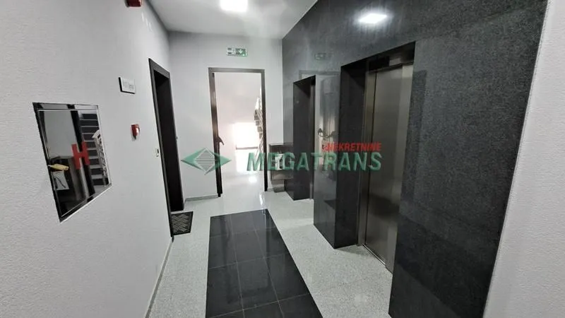 Izdavanje, četvorosoban stan, 130m², Bulevar Evrope, Novi Sad Sve Podlokacije