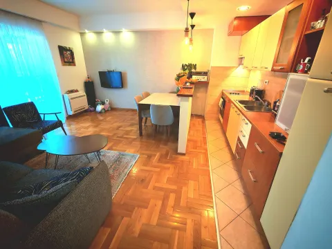 Sale, two bedroom apartment, 64m², Blok 9, Podgorica - image 4