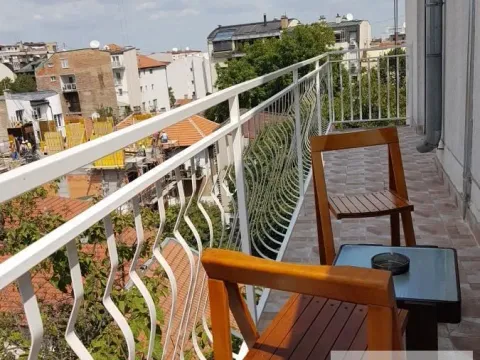 Rent, three bedroom apartment, 73m², Vračar Sve Podlokacije, Beograd - image 18