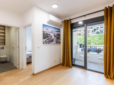 Sale, one bedroom apartment, 44m², Bečići, Budva - image 10