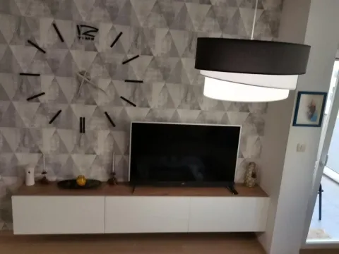 Izdavanje, jednosoban stan, 45m², City Kvart, Podgorica - image 2