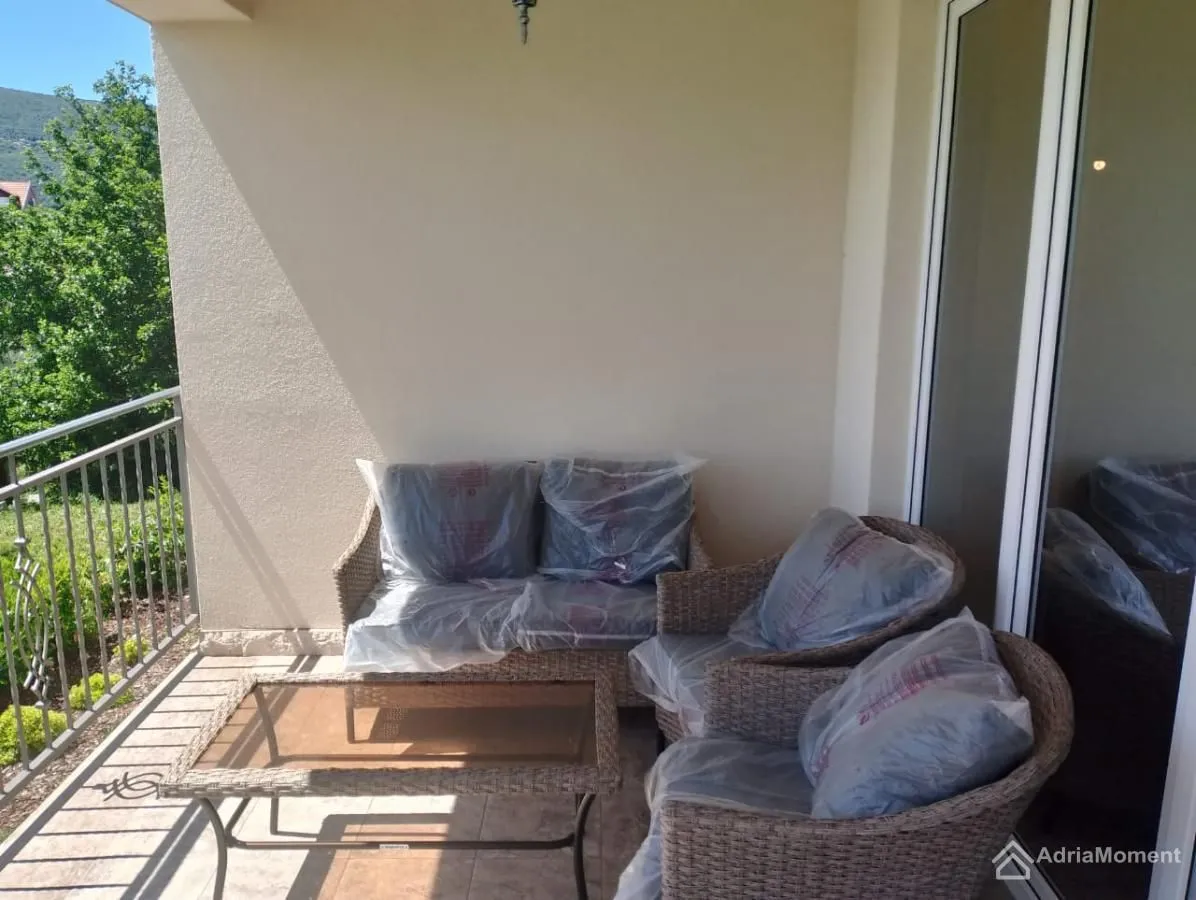 Prodaja, dvosoban stan, 85m², Đenovići, Herceg Novi