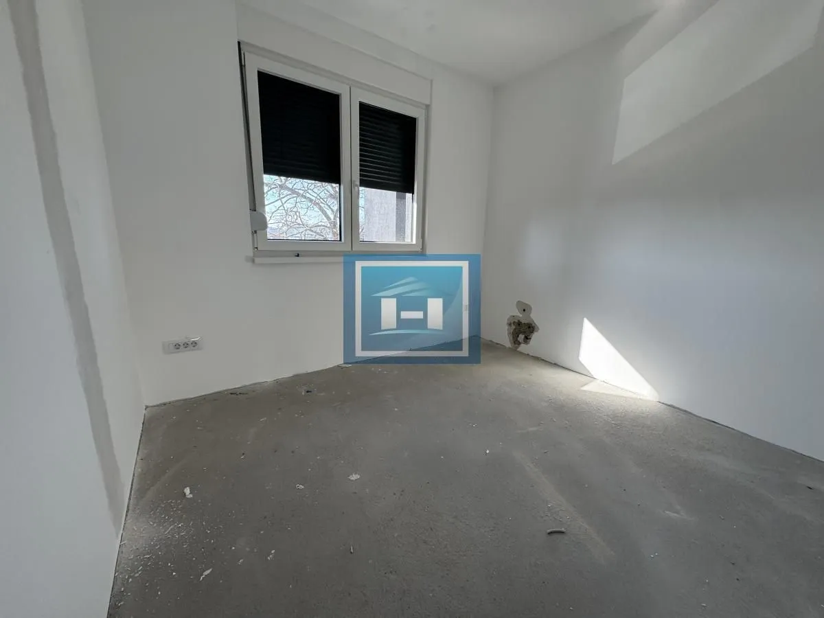 Prodaja, dvosoban stan, 60m², Centar, Ćuprija