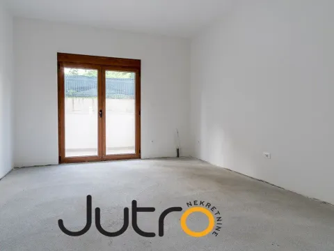 Prodaja, četvorosoban stan, 155m², Podgorica, Crna Gora - image 1