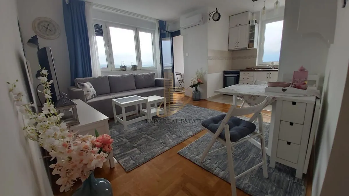 Izdavanje, trosoban stan, 54m², Bulevar Oslobodjenja, Novi Sad Sve Podlokacije