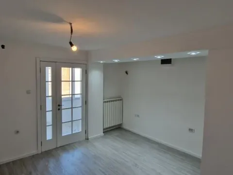 Prodaja, trosoban stan, 58m², Vračar Sve Podlokacije, Beograd - image 8