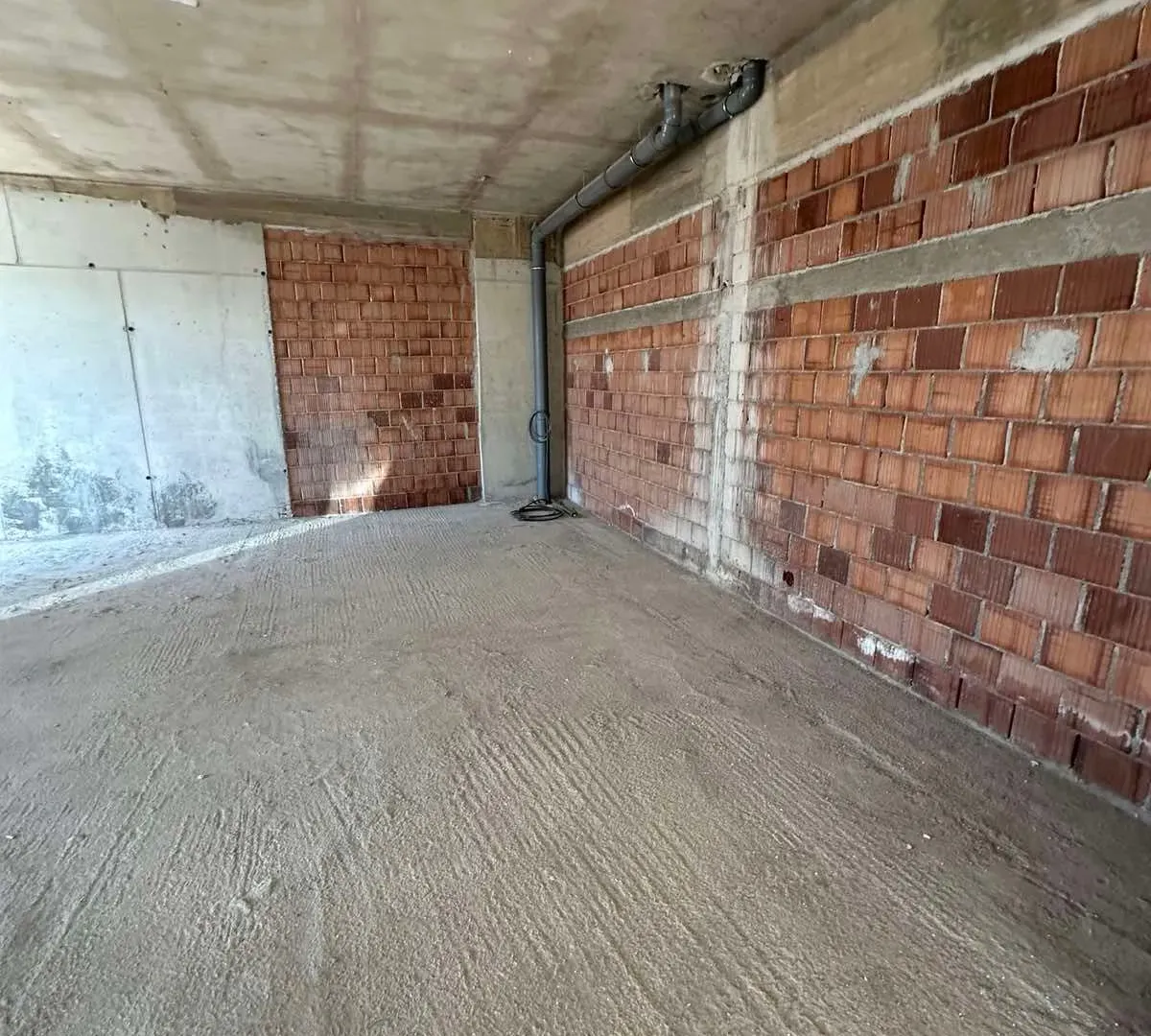 Izdavanje, poslovni prostor, 200m², Stari Aerodrom, Podgorica