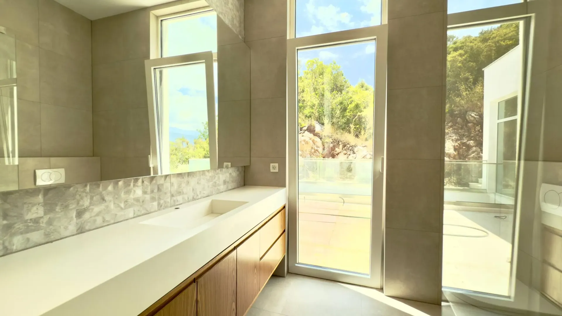 Prodaja, kuća, 350m², Krašići, Tivat