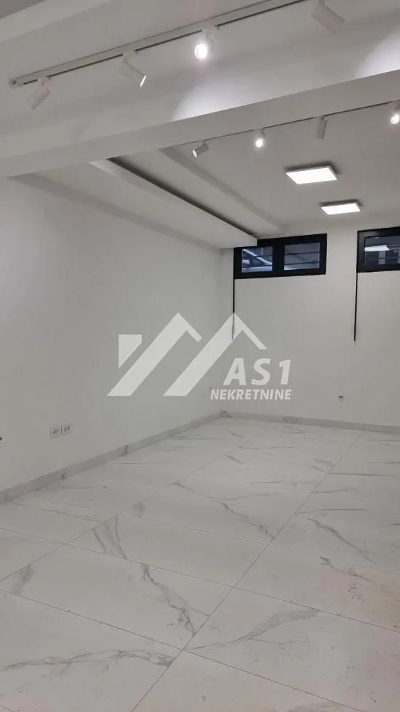 Izdavanje, poslovni prostor, 64m², Spens, Novi Sad Sve Podlokacije