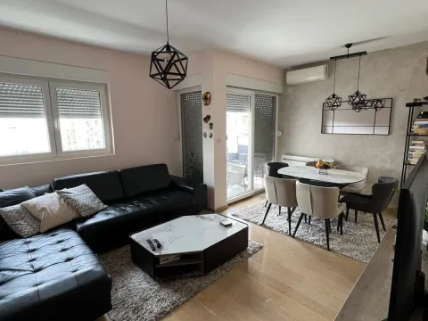 Prodaja, jednosoban stan, 53m², City Kvart, Podgorica - image 3
