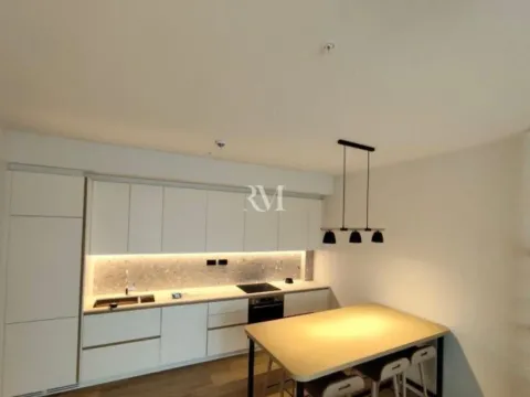 Izdavanje, dvosoban stan, 95m², Boka Place, Tivat - image 4