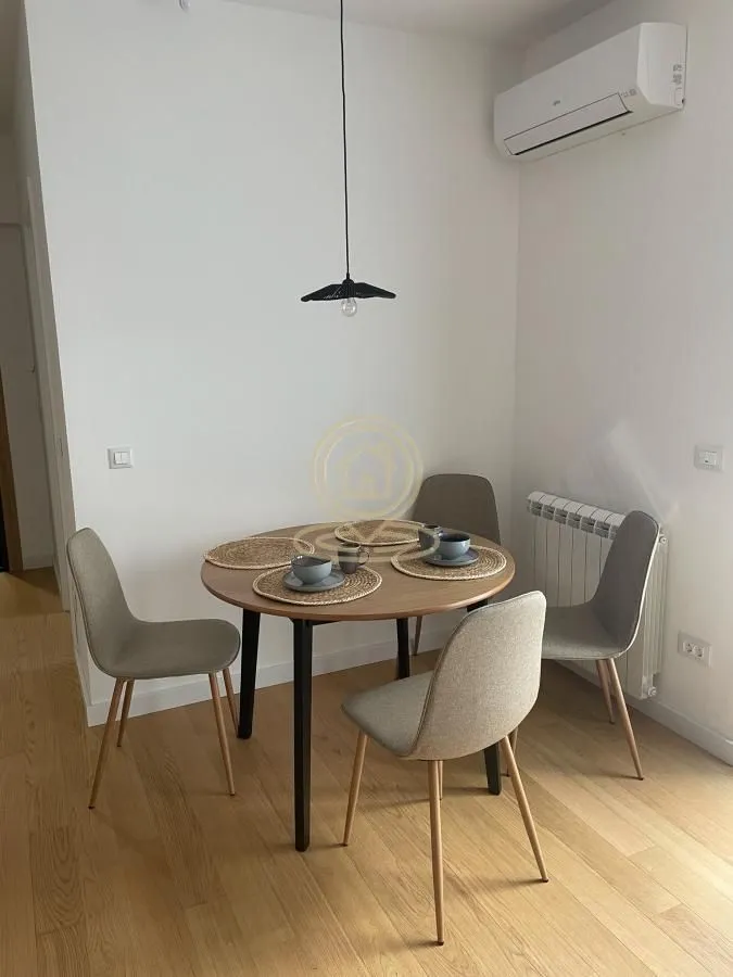Izdavanje, dvosoban stan, 41m², Čubura, Beograd