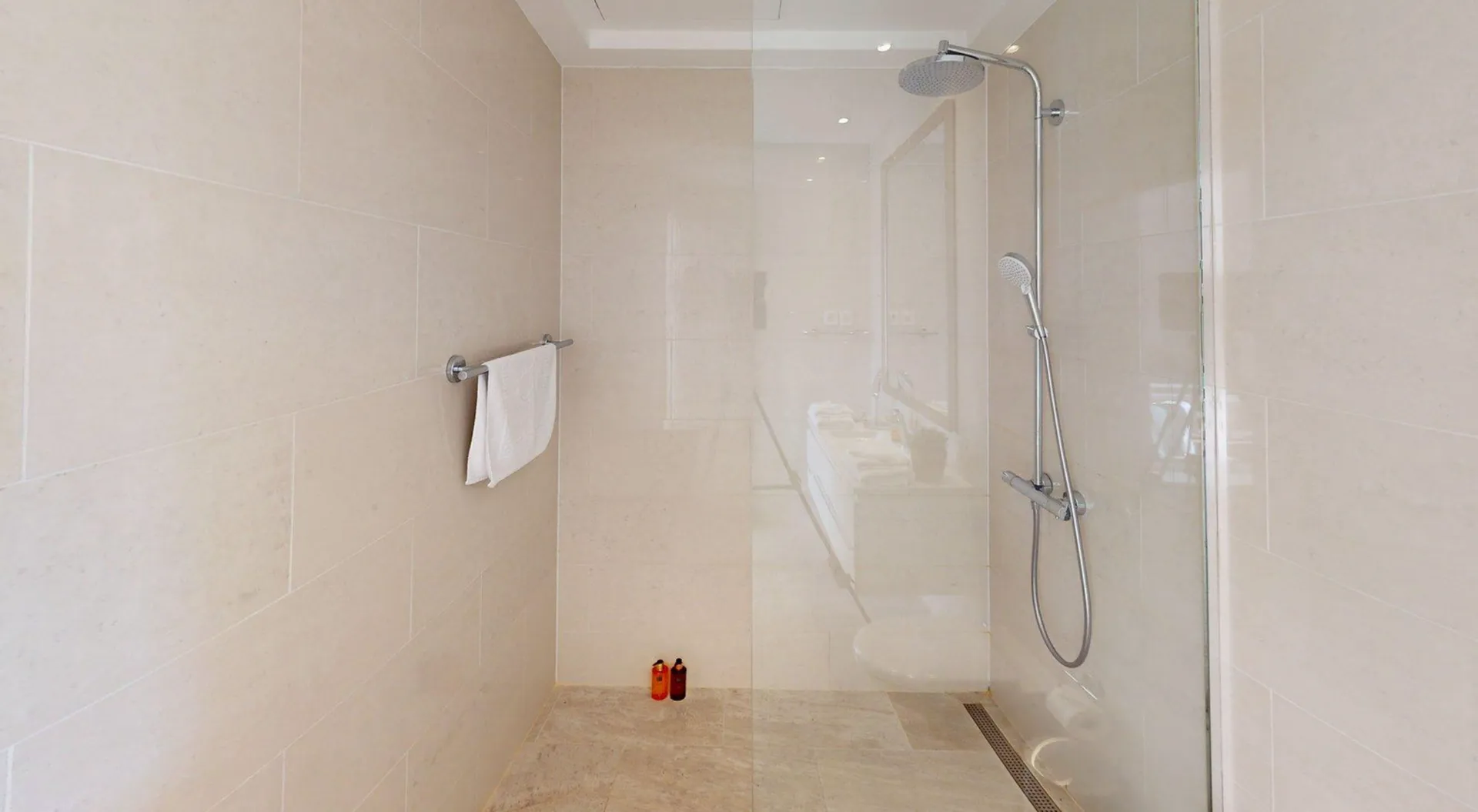Prodaja, jednosoban stan, 75m², Luštica Bay, Tivat
