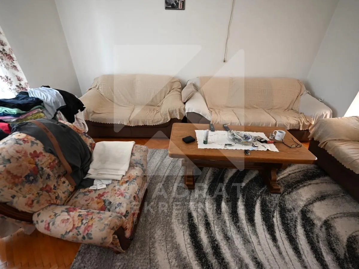 Prodaja, kuća, 370m², Stari Aerodrom, Podgorica