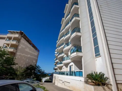 Sale, studio apartment, 24m², Bečići, Budva - image 5