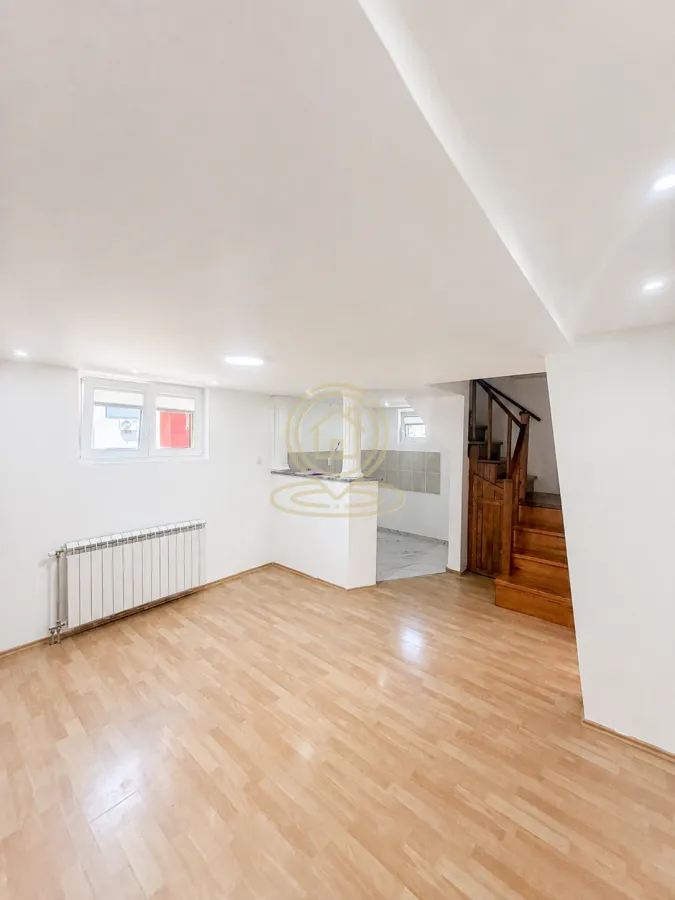 Prodaja, jednosoban stan, 33m², Centar, Novi Sad