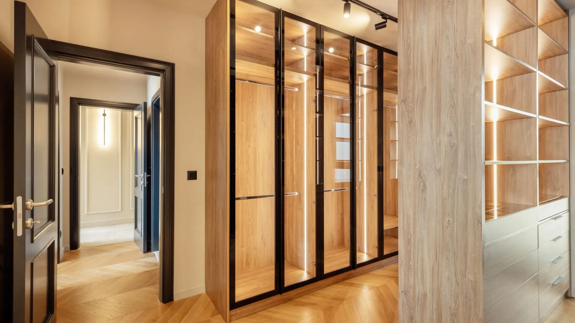 Prodaja, dvosoban stan, 180m², Savina, Herceg Novi