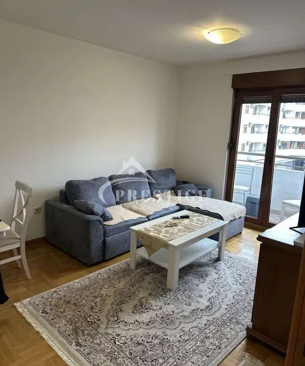 Izdavanje, jednosoban stan, 40m², Stari Aerodrom, Podgorica