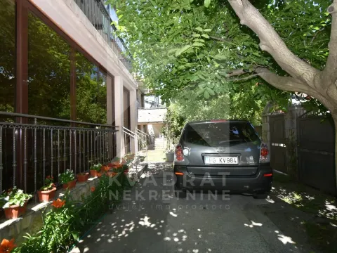 Sale, house, 302m², Zlatica, Podgorica - image 5