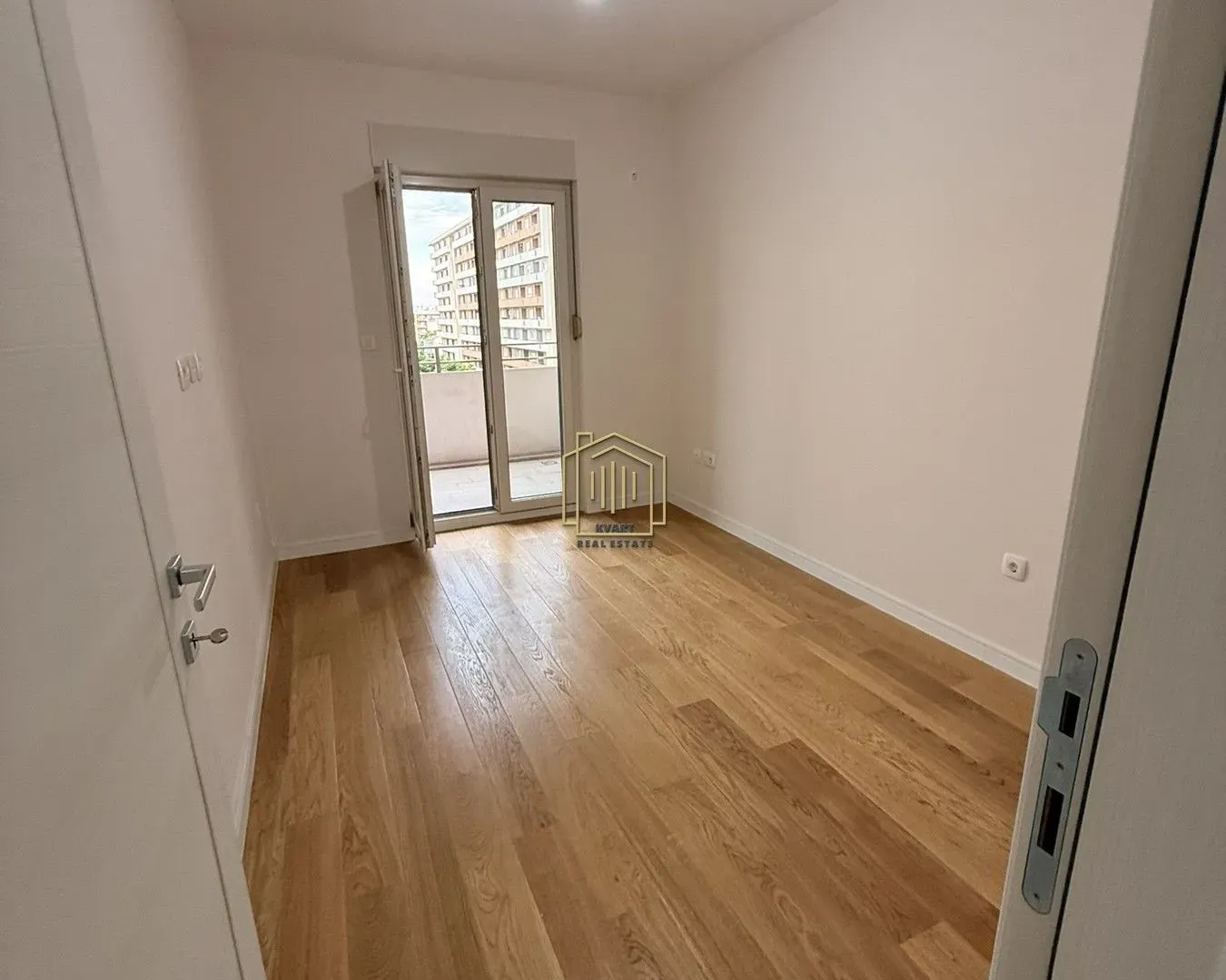 Izdavanje, jednosoban stan, 49m², Central Point, Podgorica