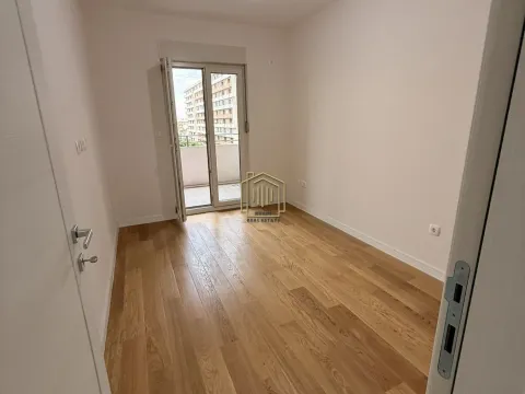 Izdavanje, jednosoban stan, 49m², Central Point, Podgorica - image 8