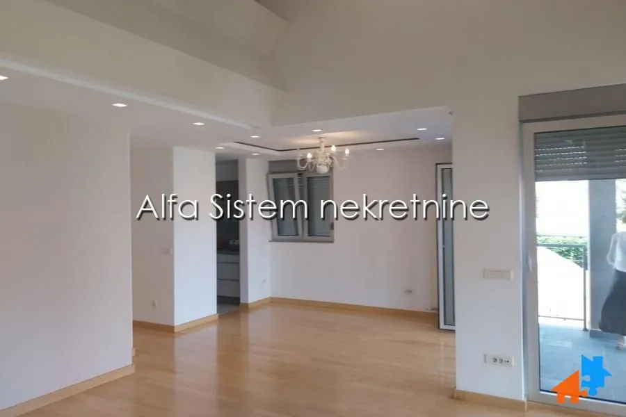 Rent, four bedroom apartment, 170m², Kalenić Pijaca, Vračar Sve Podlokacije