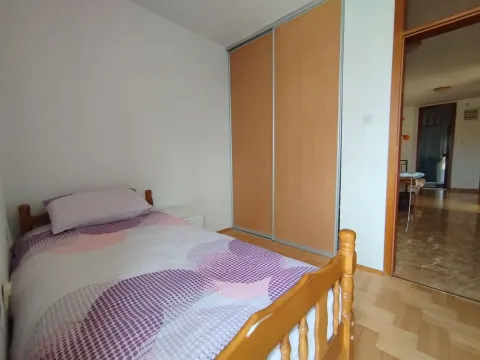 Izdavanje, kuća, 160m², Tološi, Podgorica - image 13