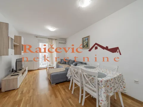 Izdavanje, dvosoban stan, 45m², Gradska Bolnica, Zvezdara Sve Podlokacije - image 1